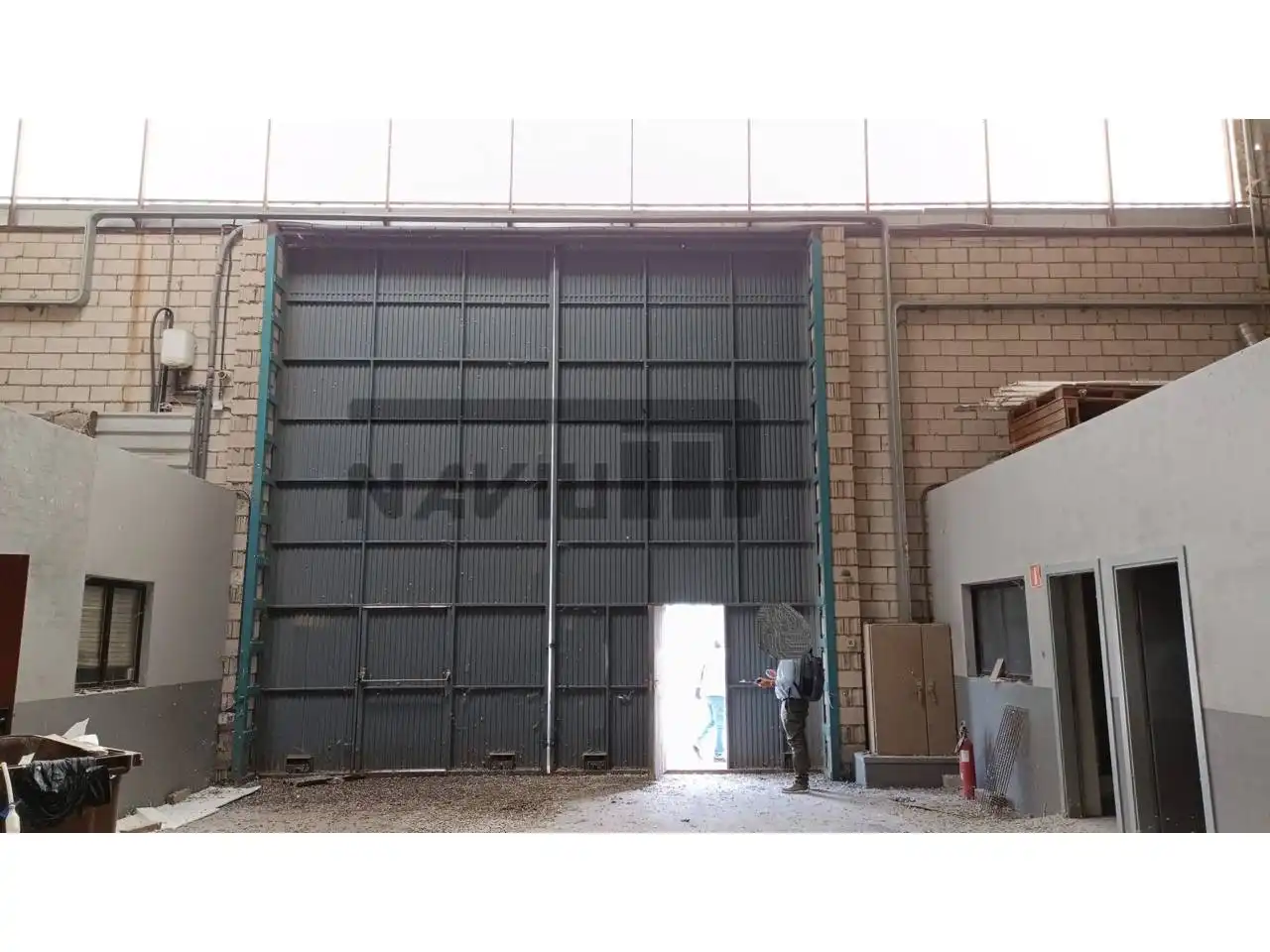 Vista exterior de Nau industrial en venda en Guadalajara amb Alarma