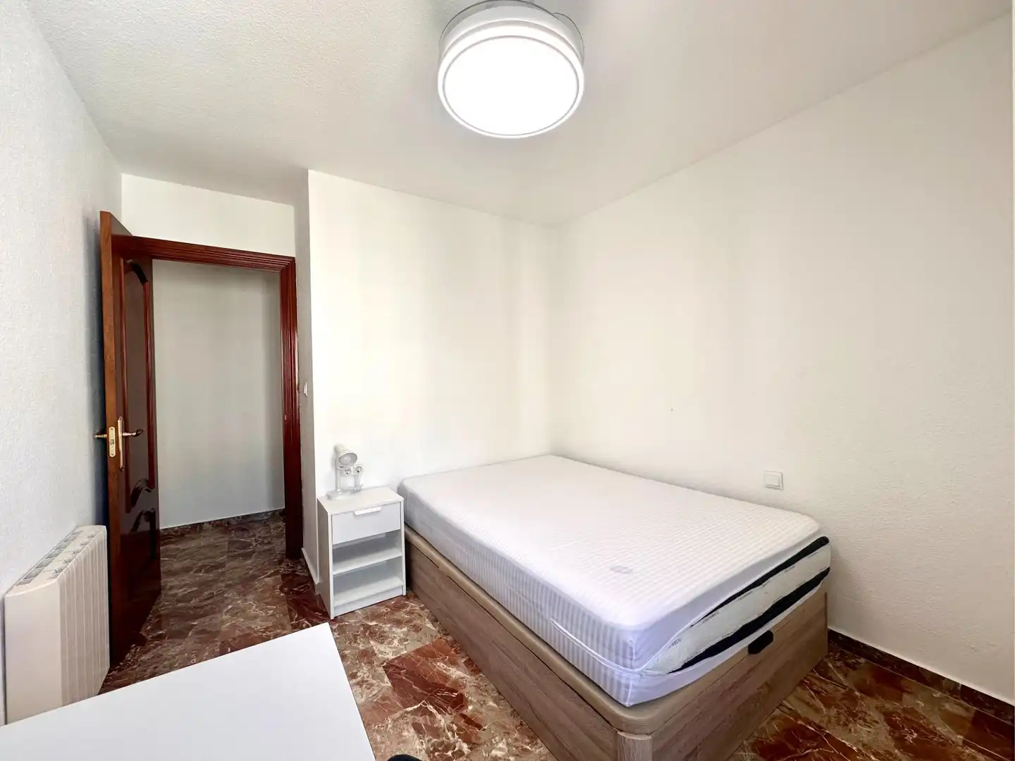 Bedroom of Flat for rent in Granada  with Air Conditioner, Heating and Terrace