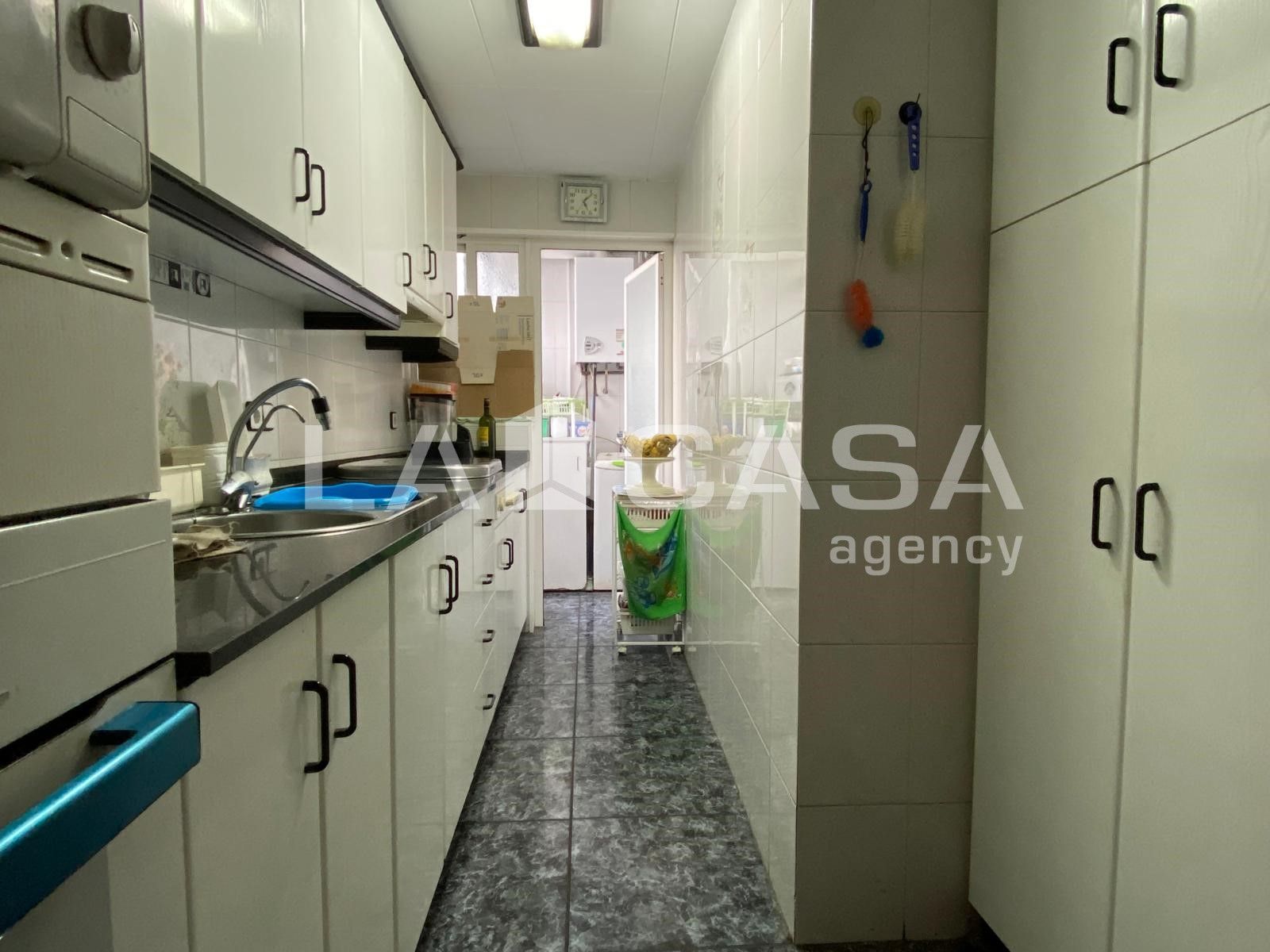 Cuina de Àtic en venda en Santa Coloma de Gramenet amb Terrassa