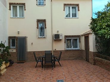 Adosado con balcón en venta en Calle cazador 8