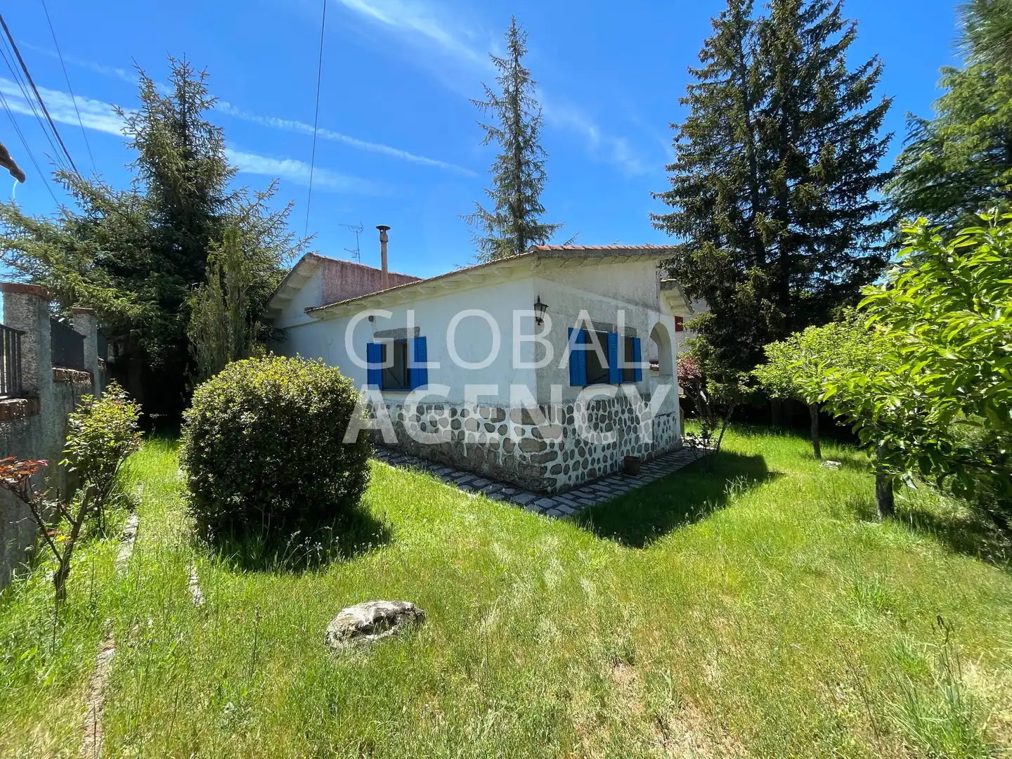 Haus oder Chalet zum Verkauf in Herradón de Pinares mit Heizung, Privatgarten und Terrasse