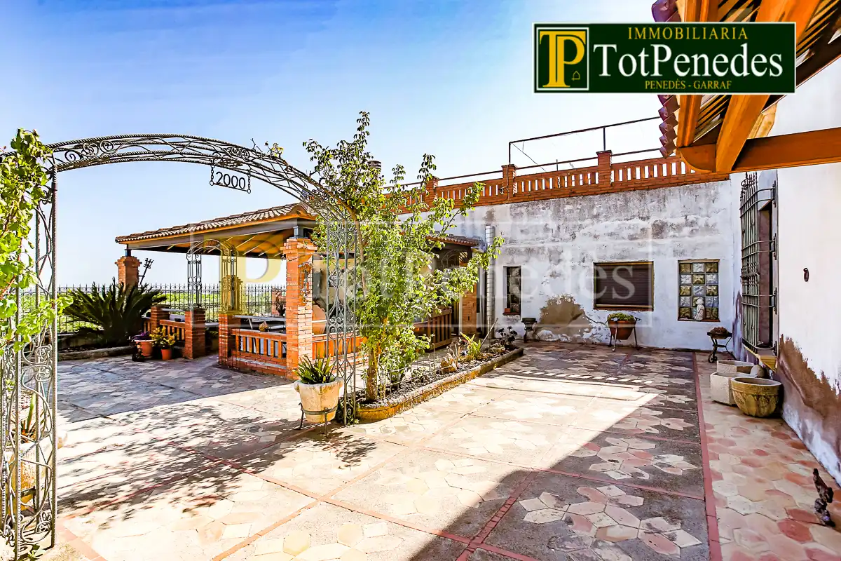 Terrasse von Country house zur Miete in Font-rubí mit Klimaanlage, Heizung und Privatgarten