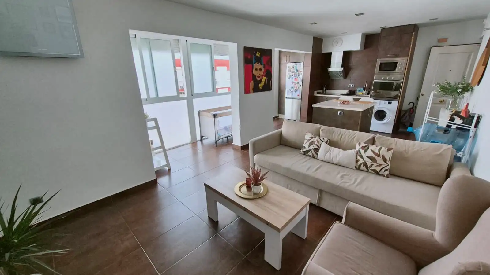 Living room of Flat for sale in Sevilla  with Air Conditioner, Oven and Washing machine