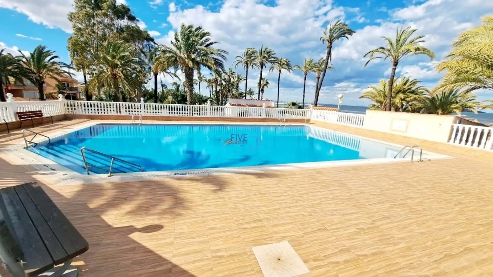 Bungalow with pool for sale in Mar Menor de Cartagena – Cabo de Palos, imagen 2