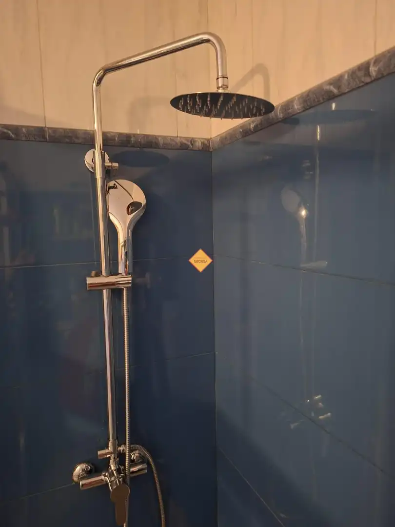 Bany de Casa o xalet en venda en Paterna amb Aire condicionat, Calefacció i Jardí privat