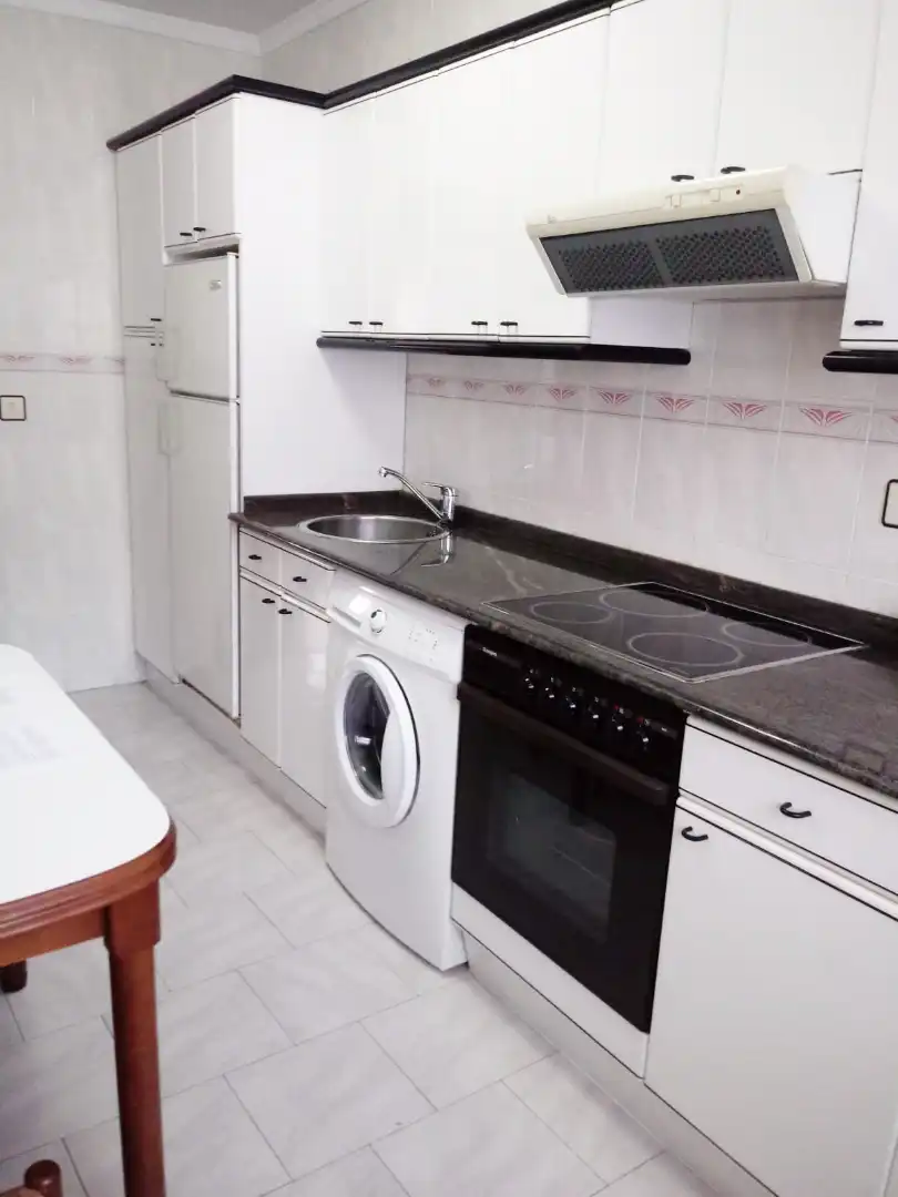 Küche von Wohnung zur Miete in Villarcayo de Merindad de Castilla la Vieja mit Heizung, Terrasse und Möbliert