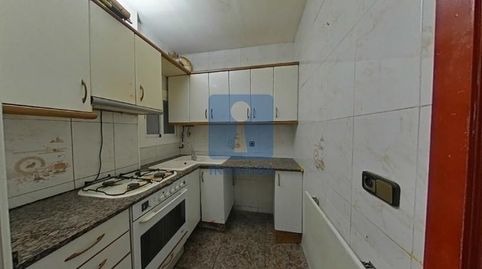 PONEMOS EN VENTA ESTE INMUEBLE OKUPADO, SITUADO EN LA CALLE CALDERON DE LA BARCA  ,  BADALONA, BARCELONA, imatge 4