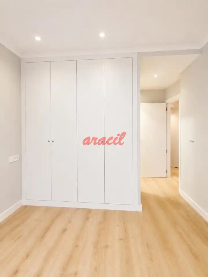 Dormitori de Apartament en venda en Ourense Capital  amb Calefacció i Balcó