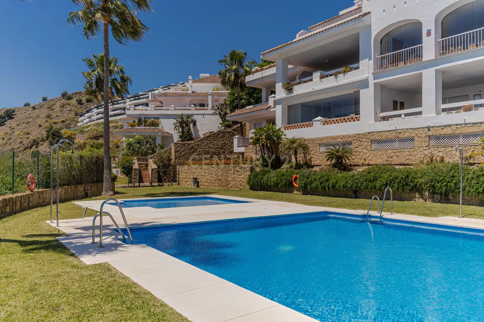 Vista exterior de Apartamento en venta en Rincón de la Victoria con Aire acondicionado, Trastero y Piscina