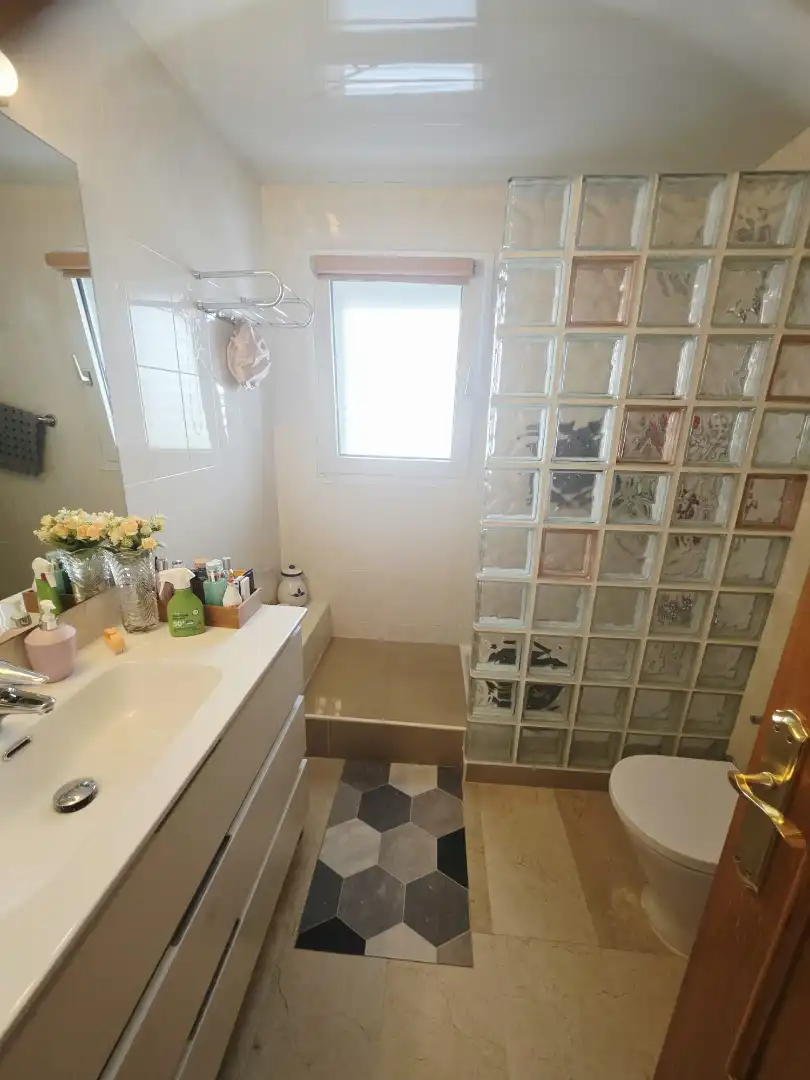 Badezimmer von Haus oder Chalet zum Verkauf in Castellbisbal mit Klimaanlage, Privatgarten und Terrasse