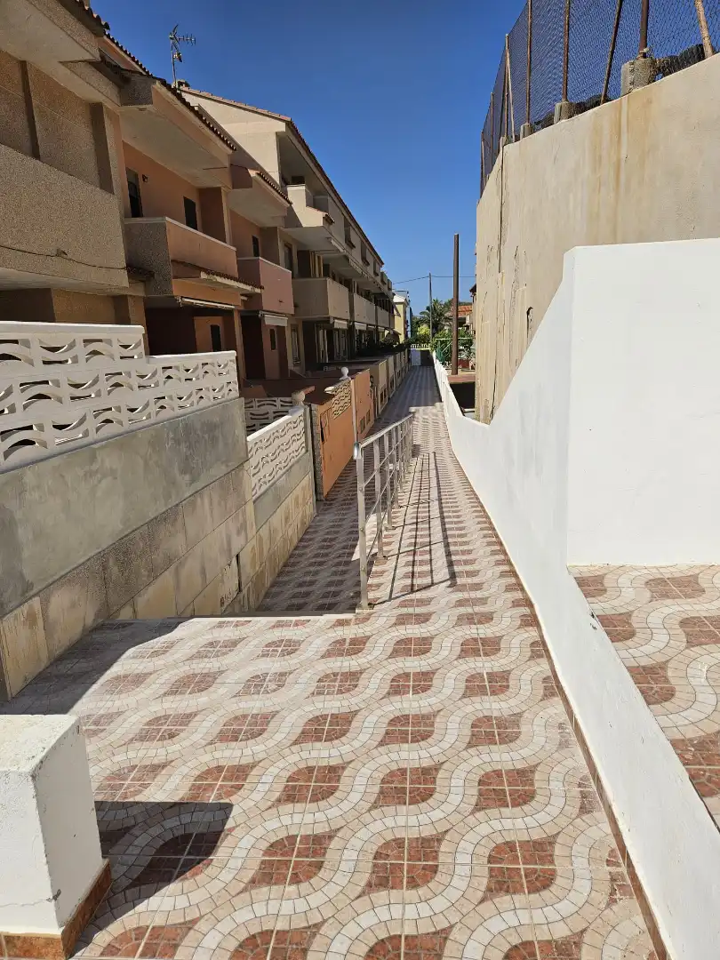 Vista exterior de Apartament de lloguer en Sueca amb Parquet, Terrassa i Moblat