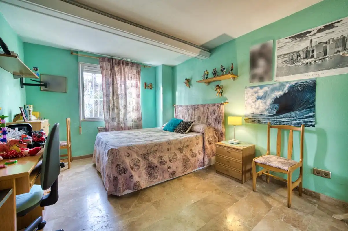 Habitación de Casa o chalet en venta en L'Alfàs del Pi con Aire acondicionado, Calefacción y Jardín privado