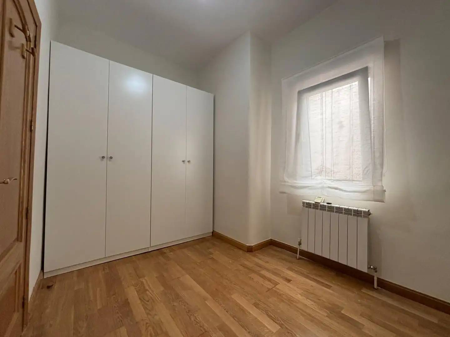 Schlafzimmer von Wohnung zur Miete in Madrid mit Klimaanlage, Heizung und Alarm