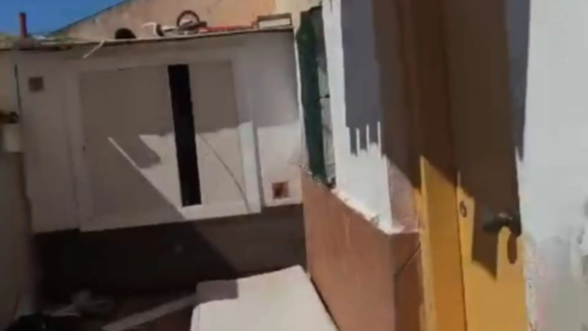 Exterior view of Houses for sale in Santa Coloma de Gramenet  with Terrace and Balcony