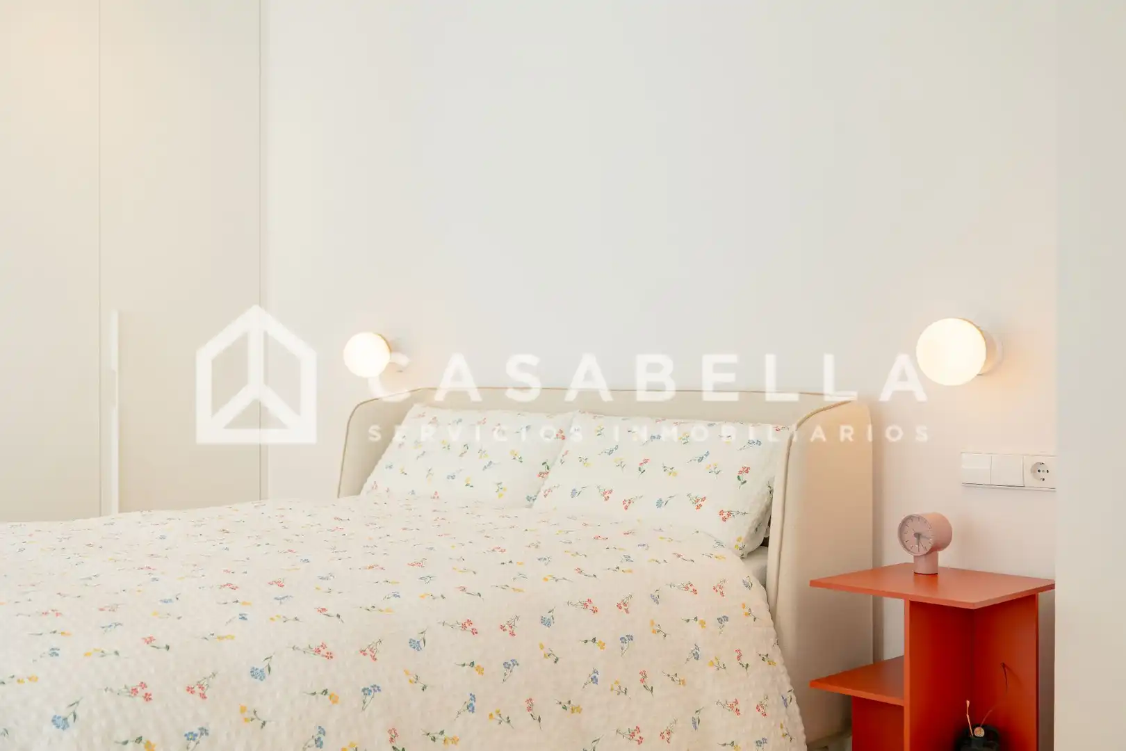 Bedroom of Flat for sale in Valencia  with Air Conditioner, Heating and Terrace