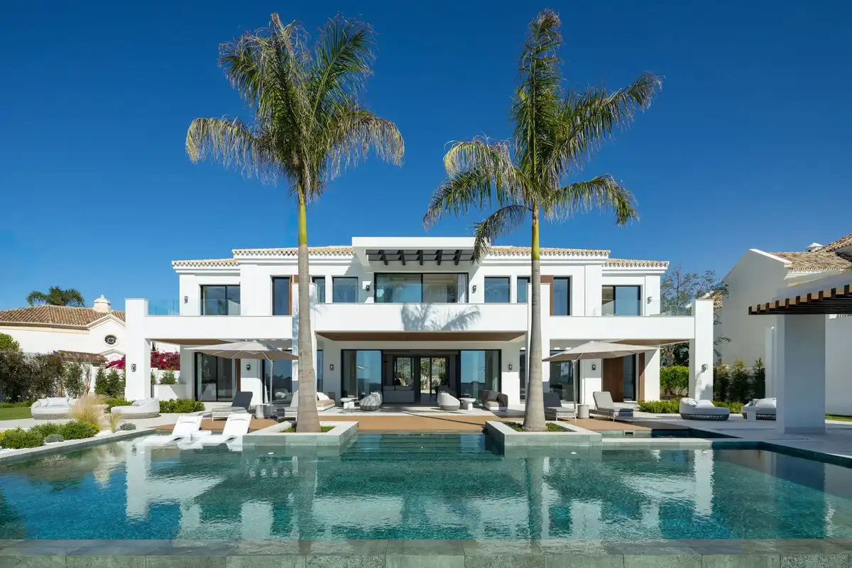 Villa mit Pool zum Verkauf in Urbanizacion el Herrojo 236