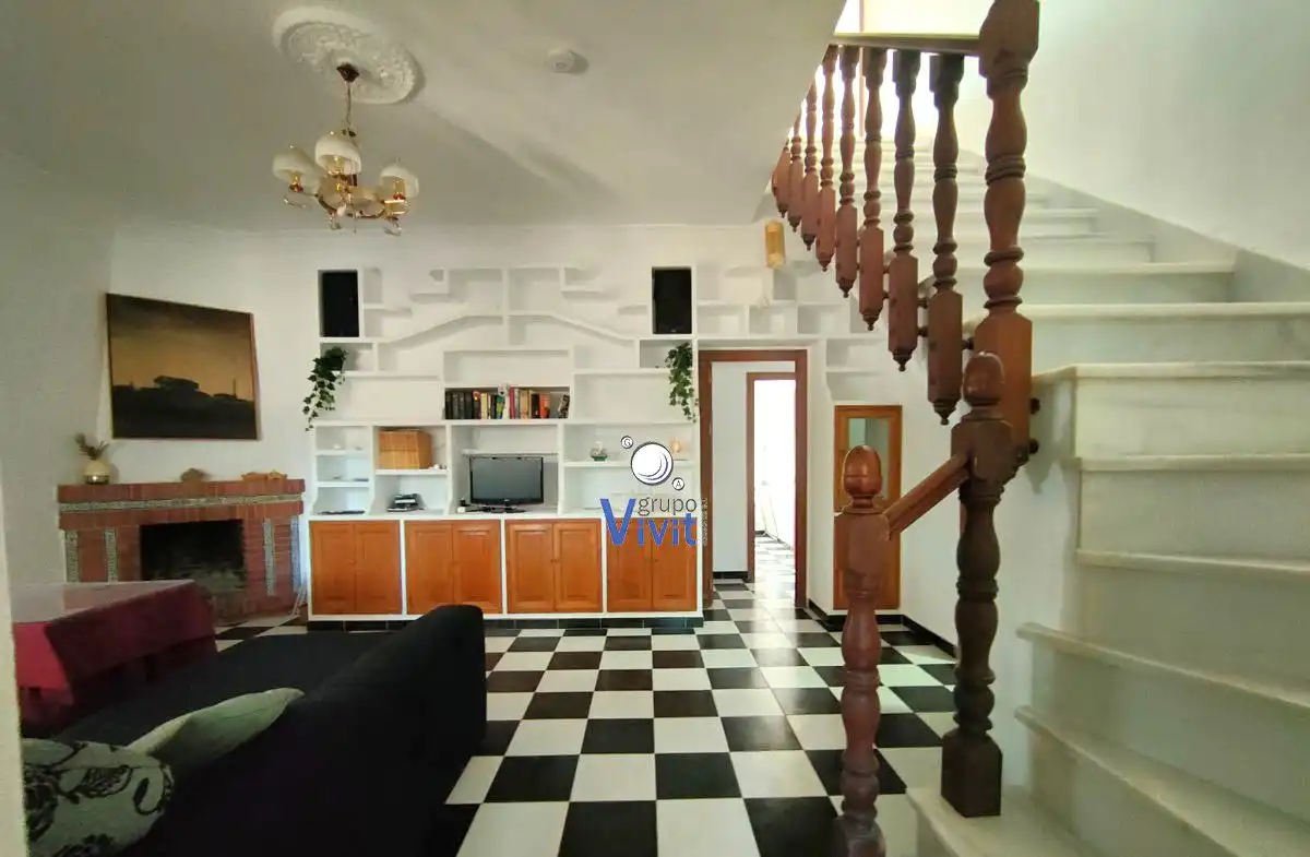 Sala de estar de Casa o chalet en venta en Carmona con Terraza y Trastero