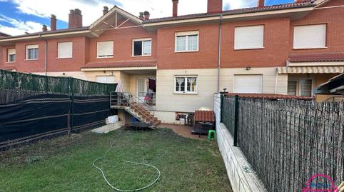 Foto 5 de Casa adosada en venda a Sariegos, León