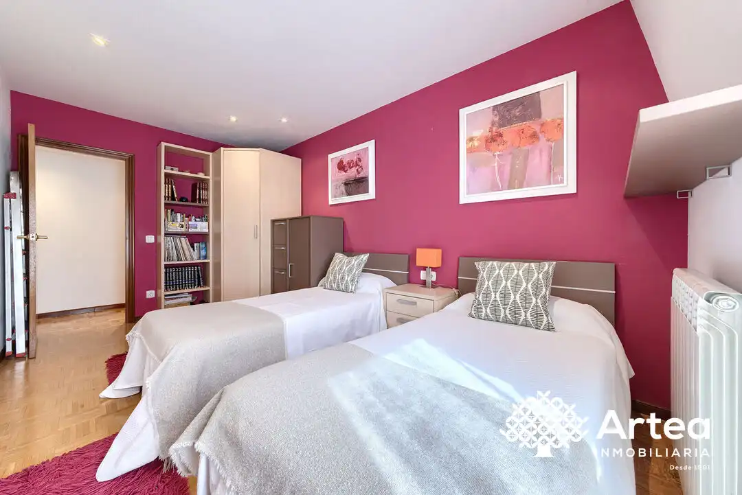 Habitación de Piso en venta en Bilbao  con Calefacción y Trastero