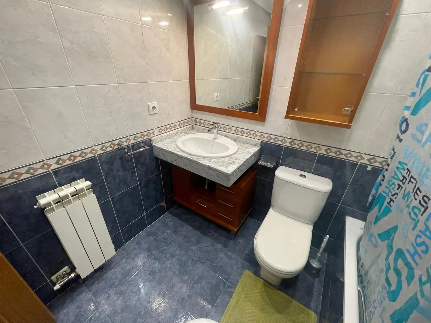 Baño de Piso de alquiler en Zaragoza con Aire acondicionado, Calefacción y Parquet