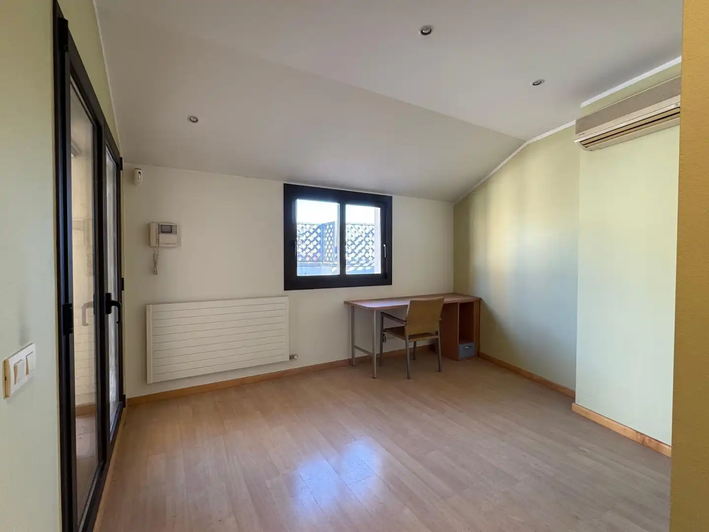 Bedroom of Attic for sale in Figueres  with Air Conditioner, Heating and Terrace