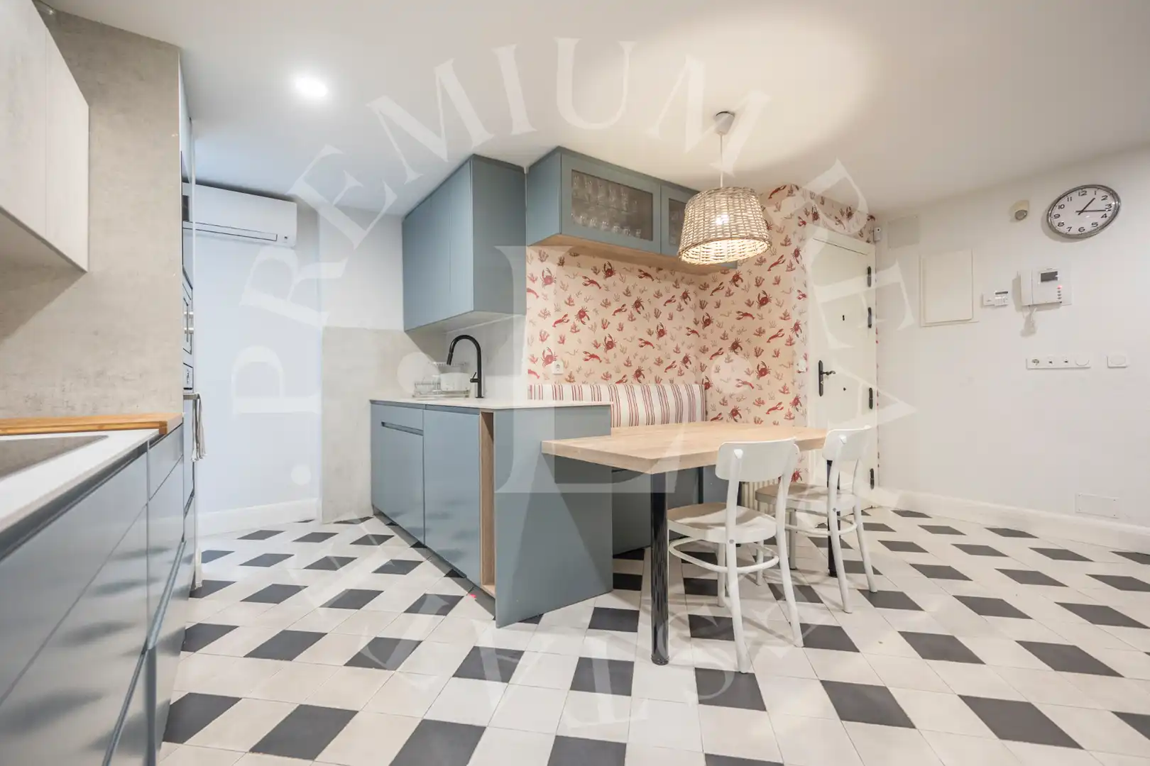 Cocina de Piso en venta en Madrid con Aire acondicionado, Calefacción y Jardín privado
