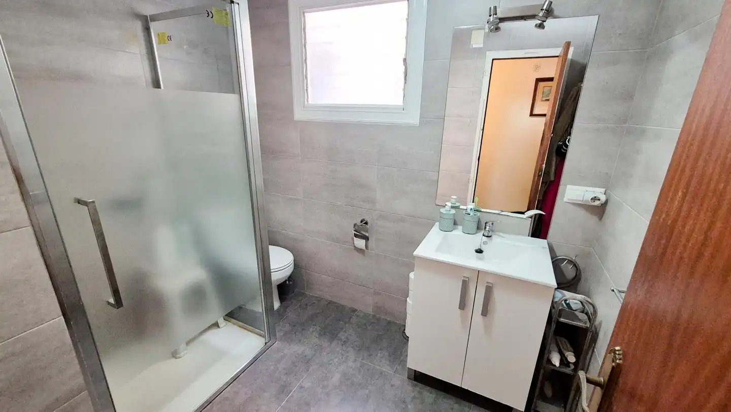 Bathroom of Flat for sale in Elche / Elx  with Furnished and Balcony