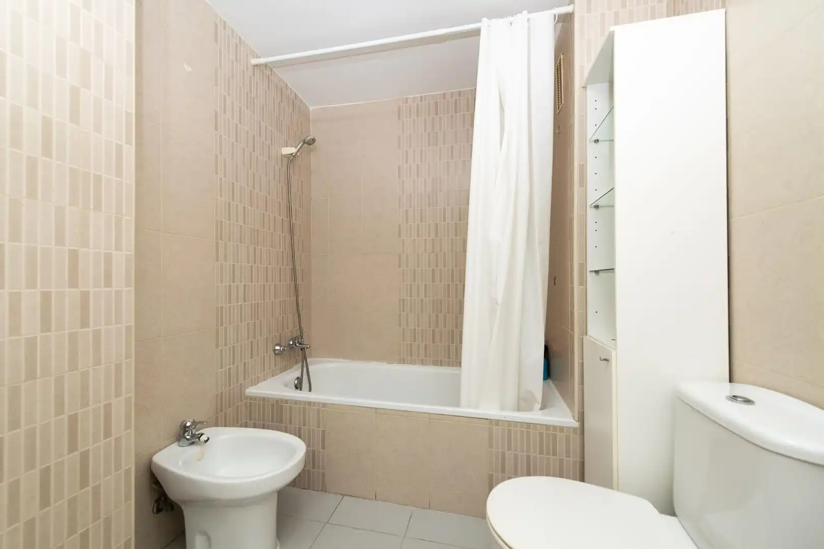 Baño de Piso en venta en Málaga con Aire acondicionado, Terraza y Piscina comunitaria