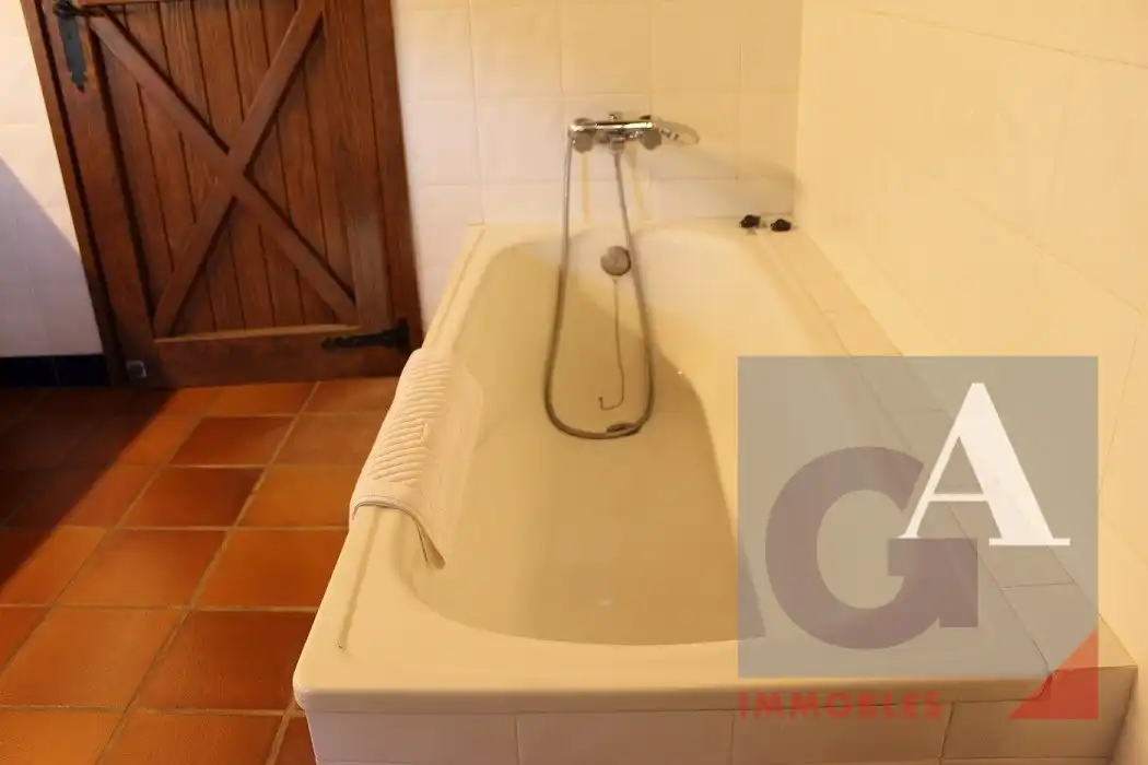 Casa rústica amb terrassa en venda a Sant Joan Les Fonts, imagen 37