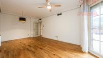 Living room of Flat to rent in  Madrid Capital  with Air Conditioner, Heating and Parquet flooring