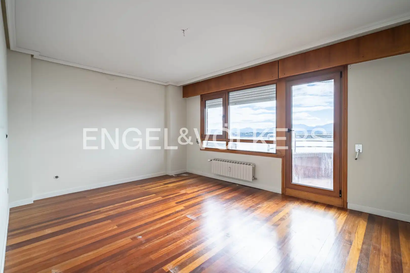 Sala de estar de Piso en venta en Santander con Calefacción, Terraza y Balcón