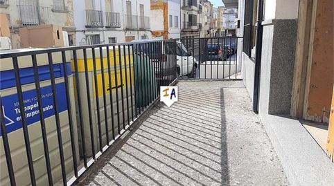 Foto 2 de Casa adosada en venta en Castillo de Locubín, Jaén