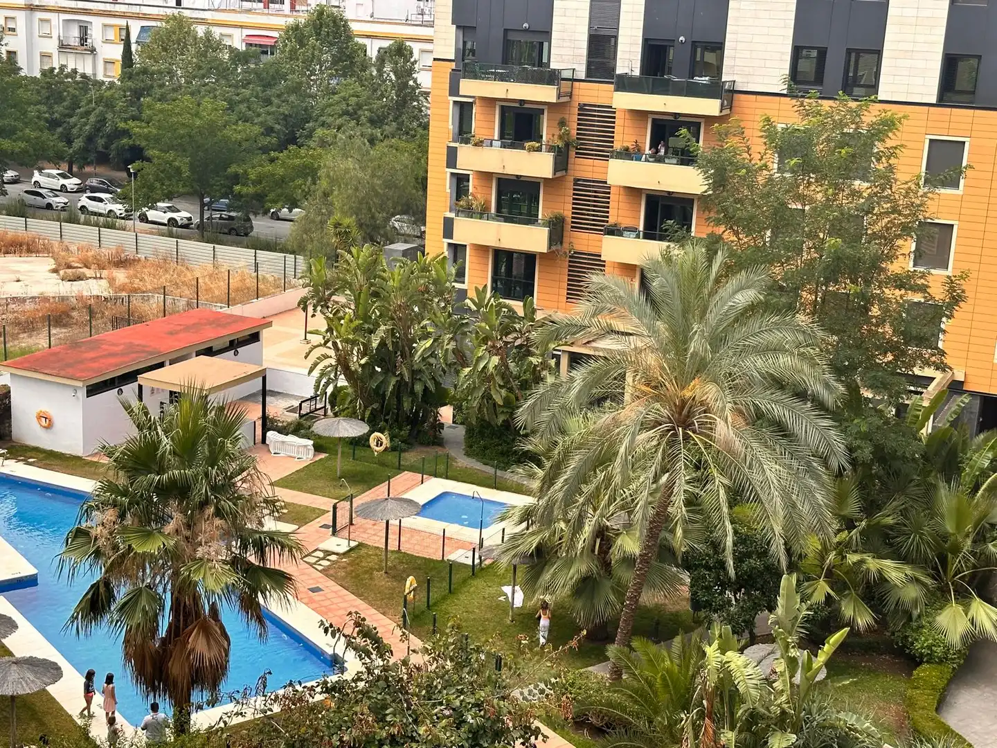 Exterior view of Flat for sale in Sevilla  with Swimming Pool