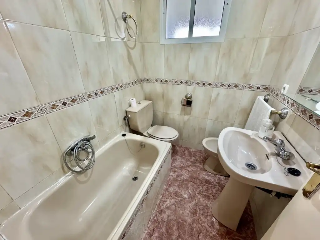 Wohnung zur Miete in Calle Infanta Doña Maria, Ciudad Jardín - Zoco