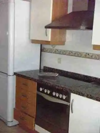 Cuina de Pis de lloguer en Valencia amb Aire condicionat, Calefacció i Moblat