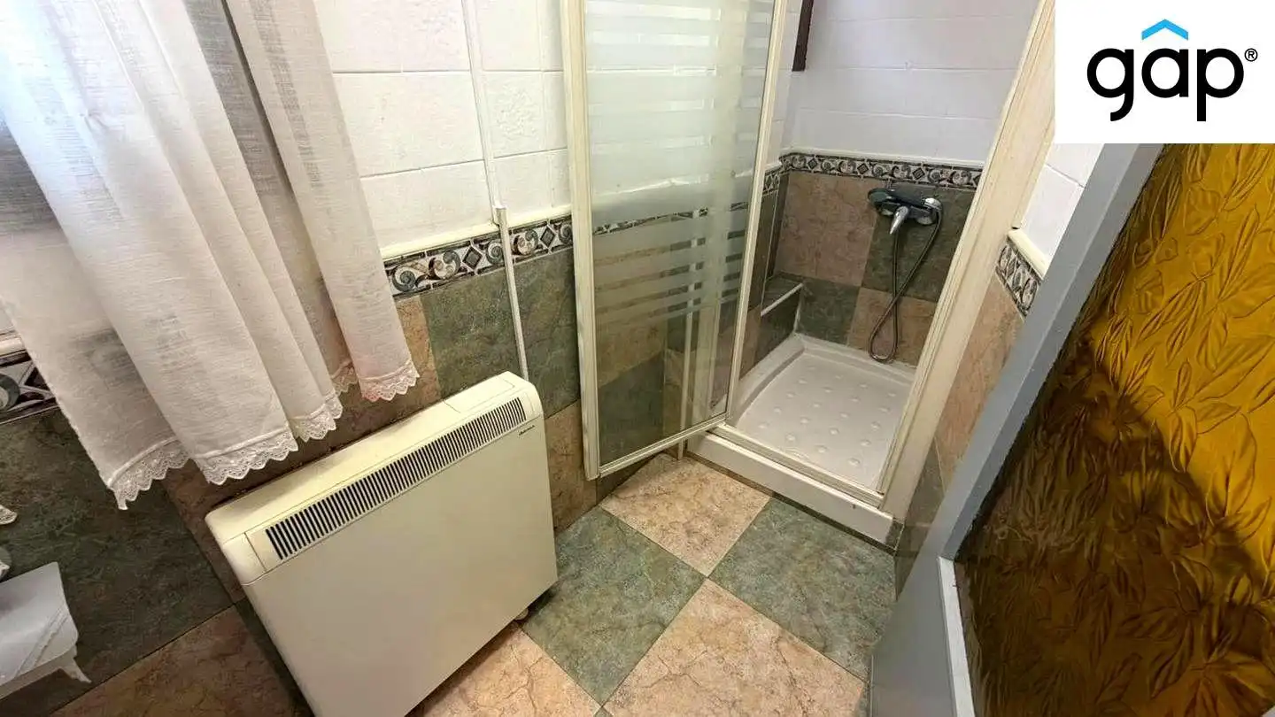 Bany de Apartament en venda en Cuenca amb Calefacció, Traster i Moblat