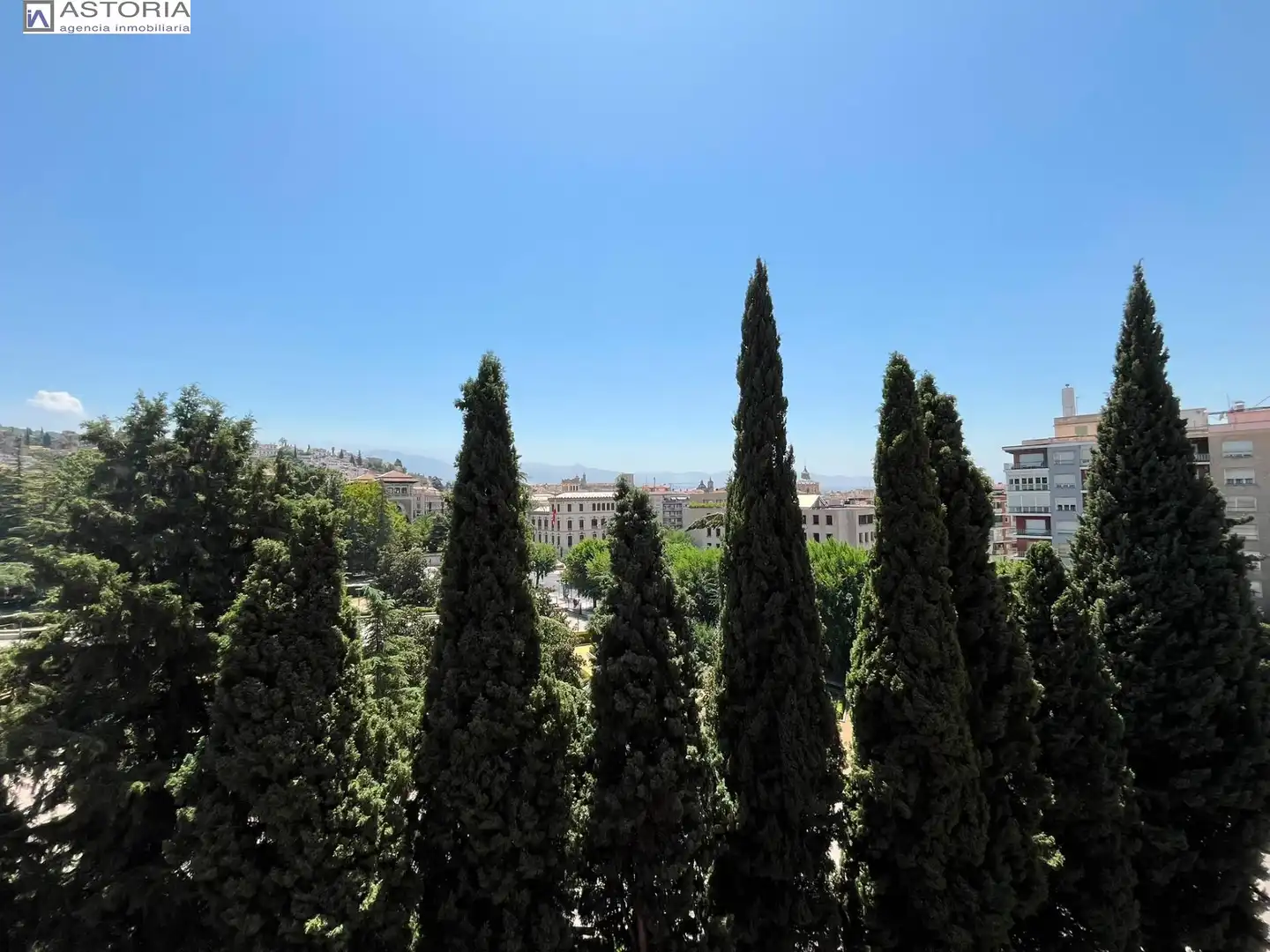 Außenansicht von Wohnung zur Miete in Granada mit Heizung und Terrasse