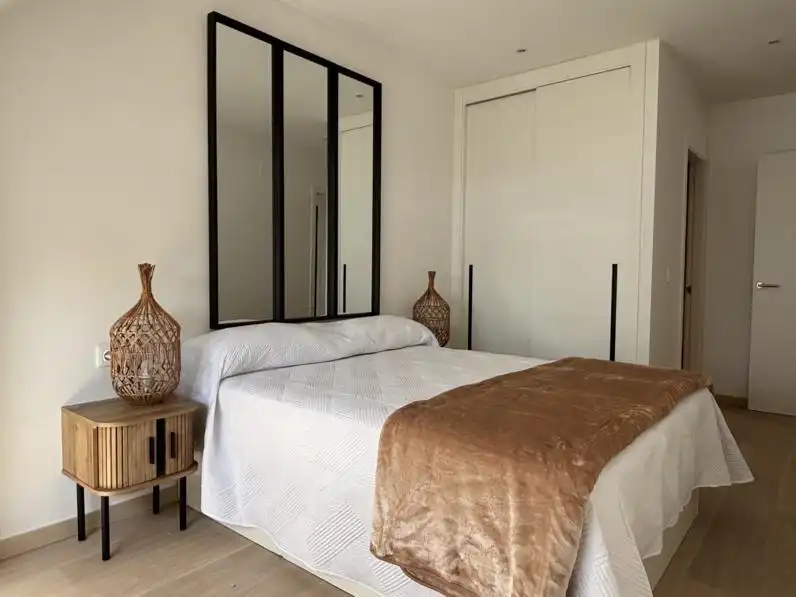 Schlafzimmer von Dachboden zur Miete in Ortigueira mit Privatgarten, Abstellraum und Möbliert