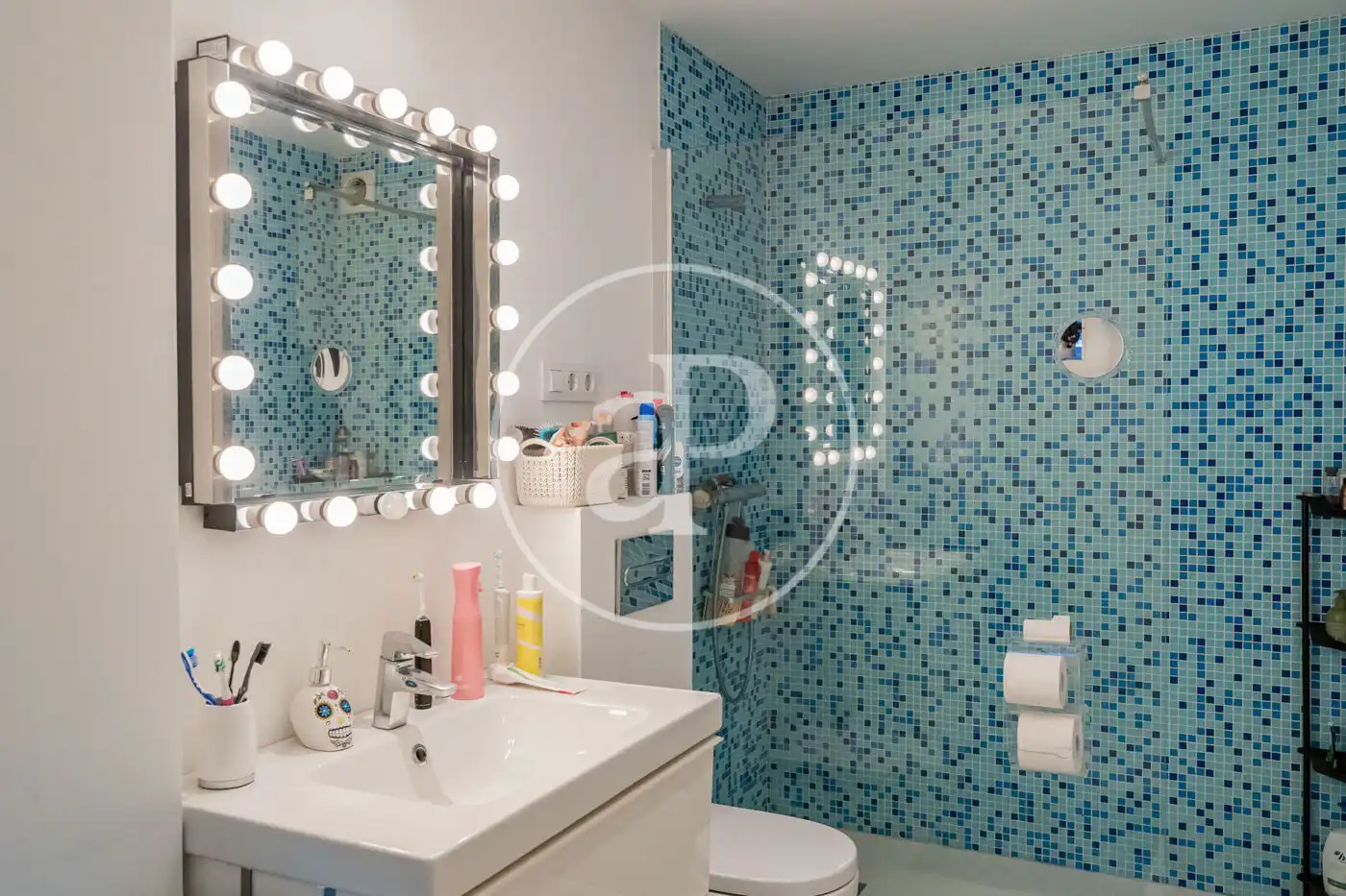 Badezimmer von Wohnung zum Verkauf in Madrid mit Klimaanlage und Heizung