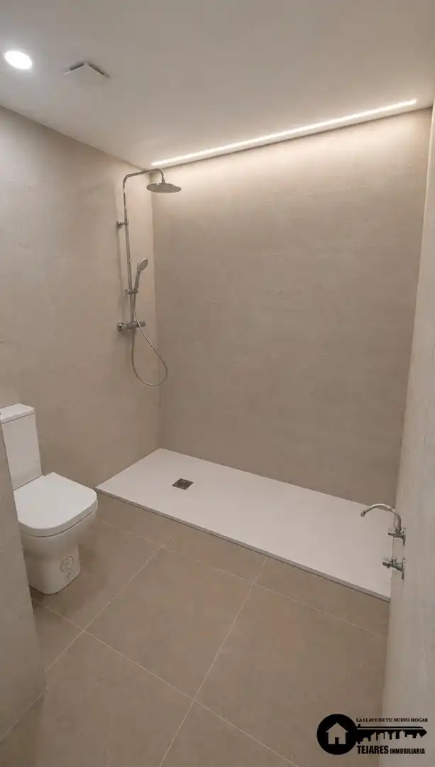Baño de Piso en venta en Albacete con Balcón
