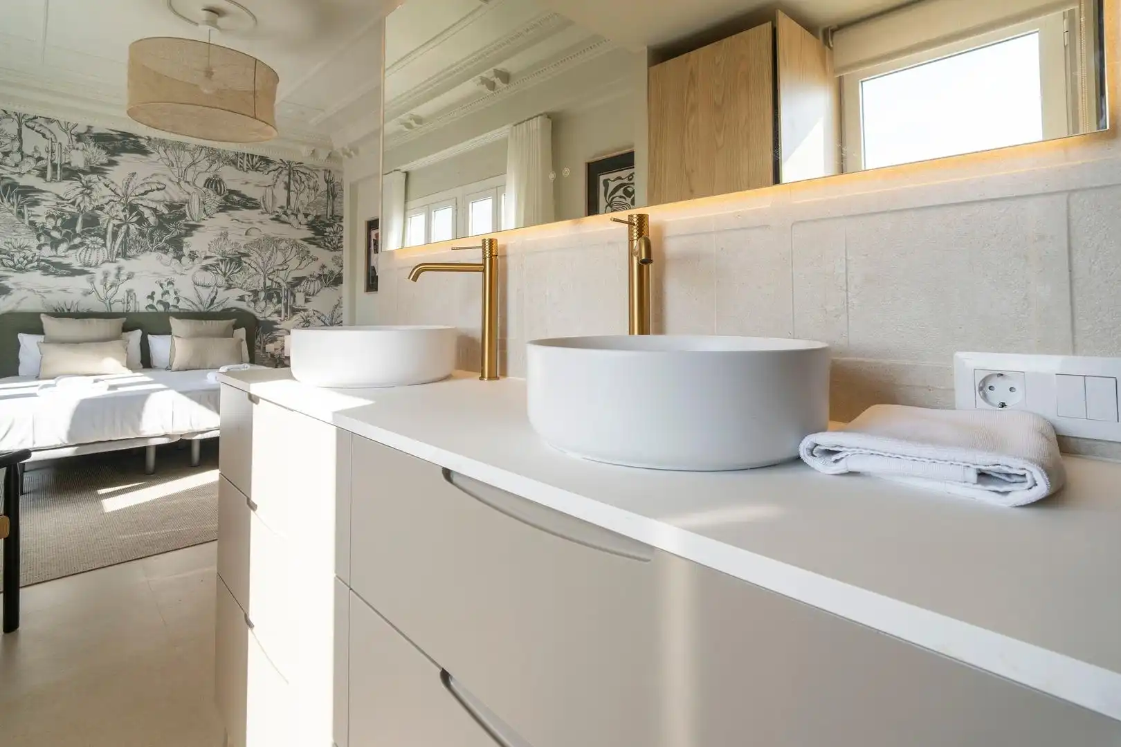 Bathroom of Attic for rent in Valencia  with Air Conditioner, Heating and Terrace
