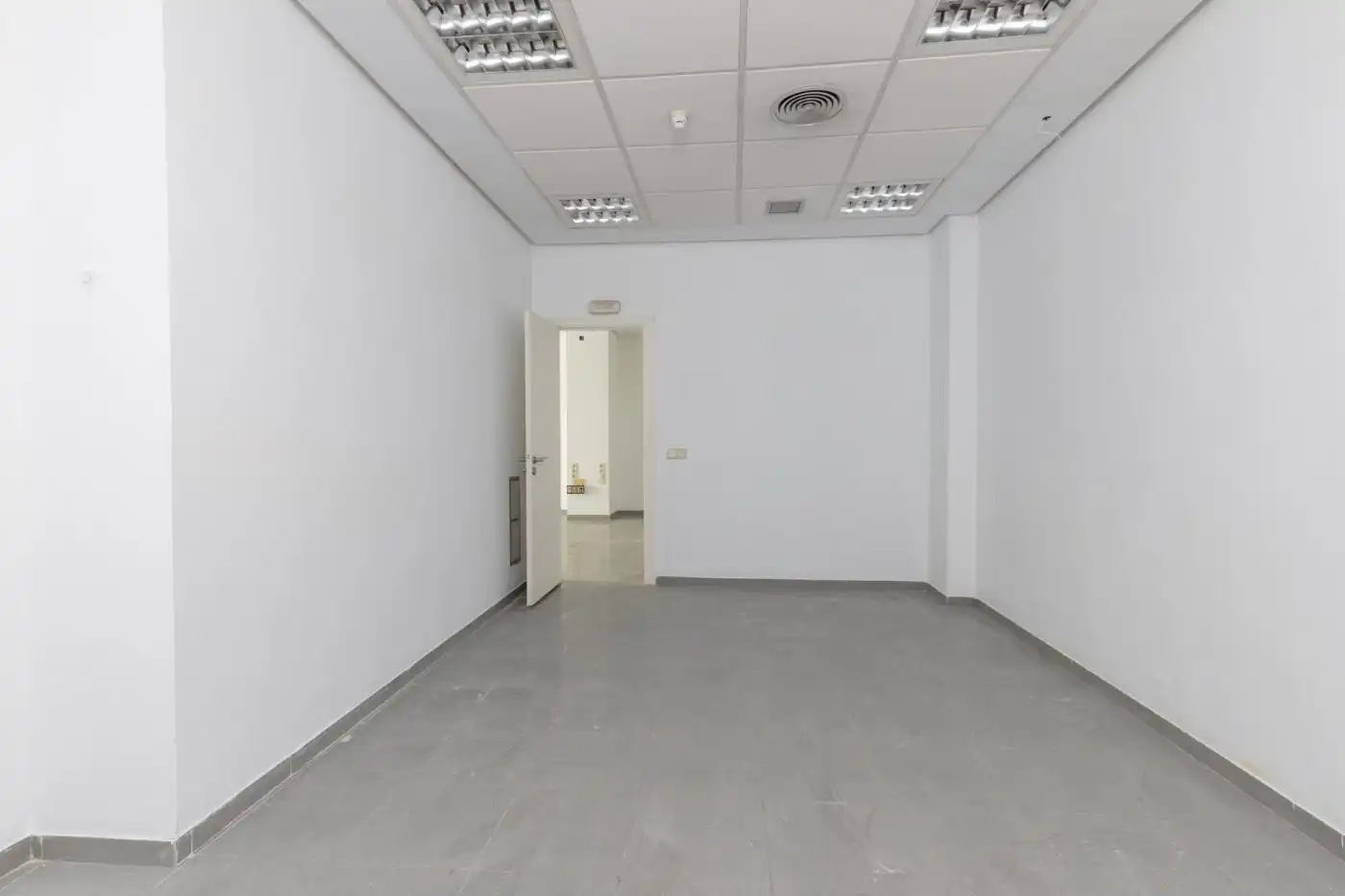 Commercial properties for sale in Montefrío  with Air Conditioner