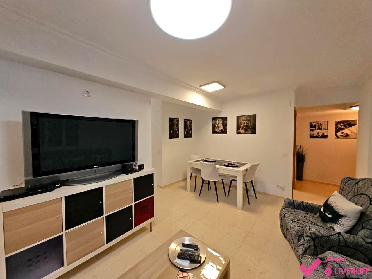 Sala d'estar de Pis de lloguer en  Sevilla Capital amb Aire condicionat, Moblat i Internet