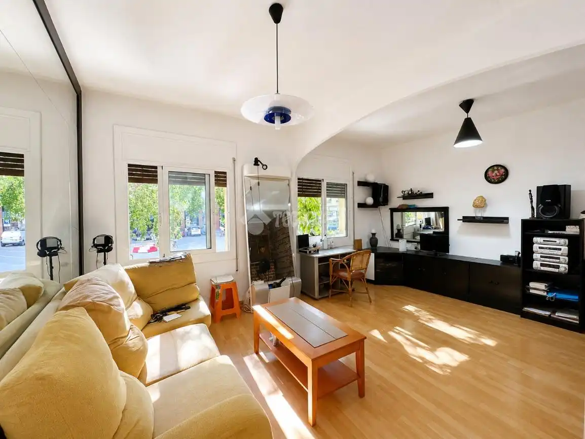 Sala de estar de Piso en venta en Barcelona con Parquet