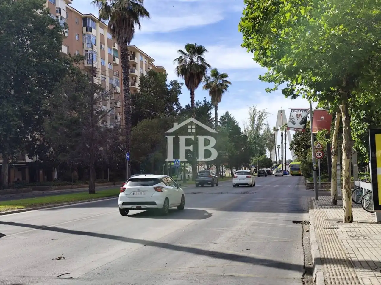 Vista exterior de Pis en venda en Badajoz amb Calefacció, Moblat i Balcó
