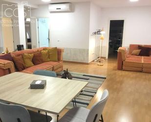 Sala d'estar de Casa o xalet en venda en Bollullos de la Mitación amb Aire condicionat, Jardí privat i Terrassa