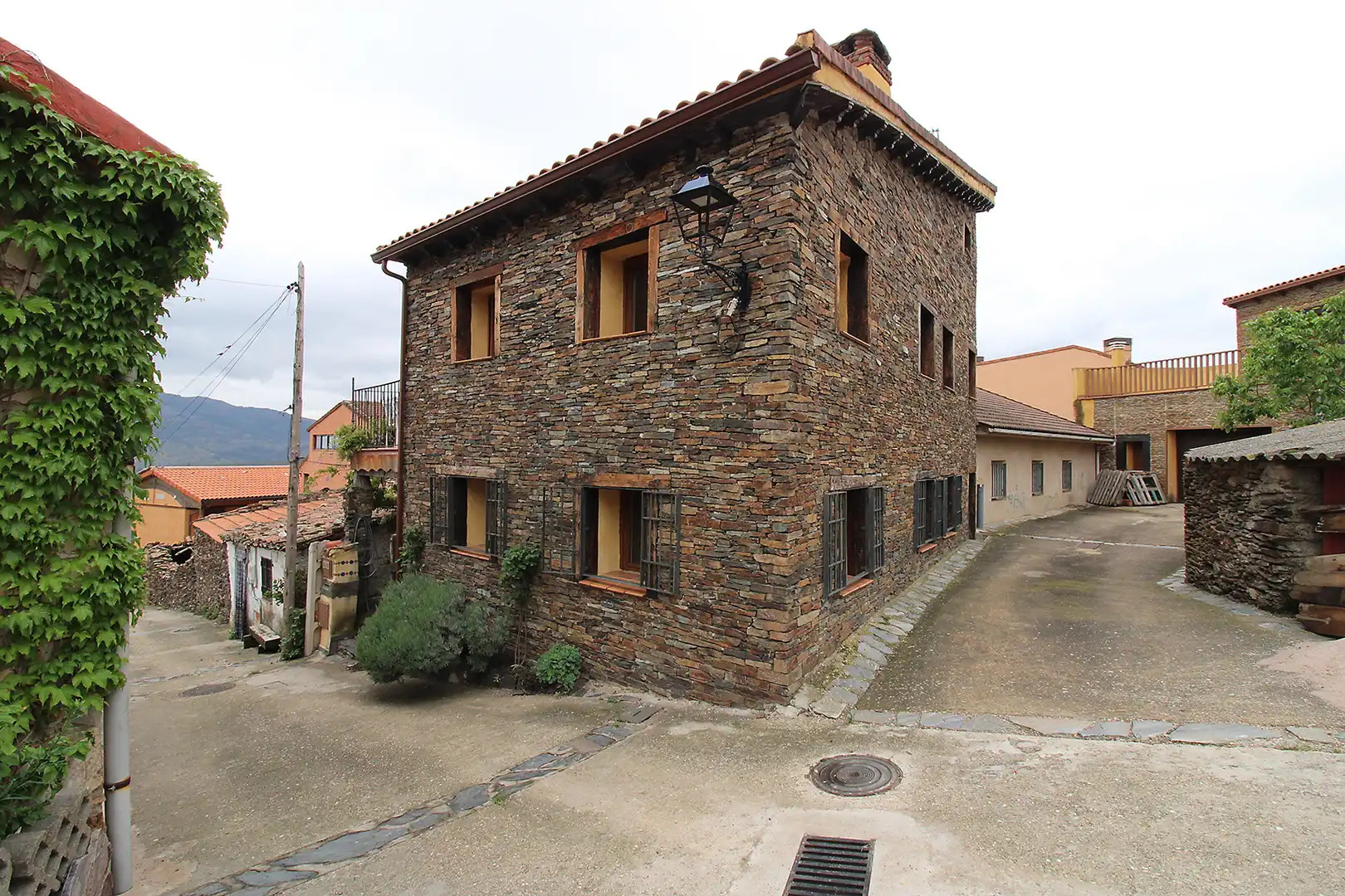 Vista exterior de Casa adosada en venta en El Atazar con Calefacción, Terraza y Trastero