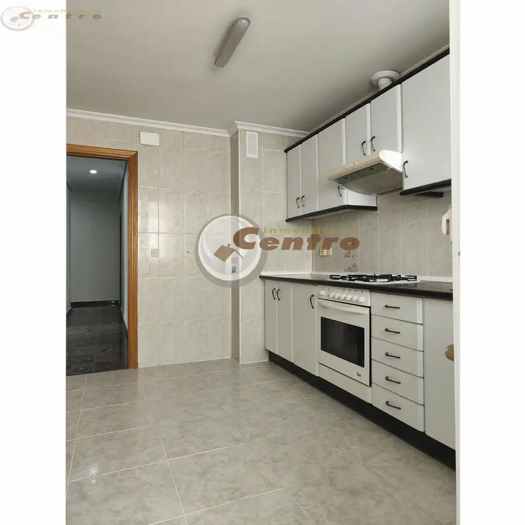 Cocina de Piso en venta en Albacete con Calefacción, Terraza y Trastero