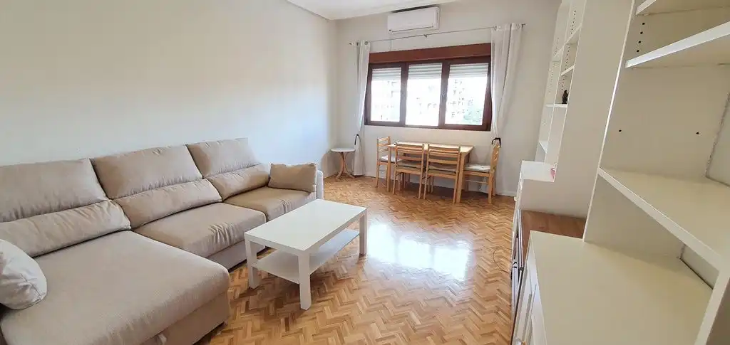 Wohnzimmer von Wohnungen zur Miete in Madrid mit Klimaanlage, Heizung und Parkett