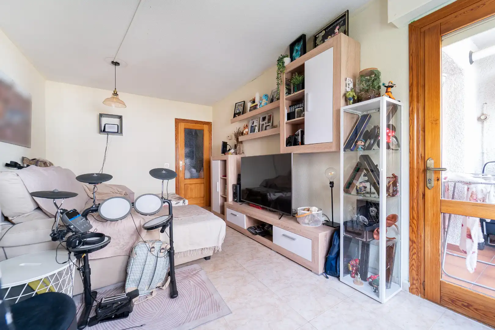 Sala de estar de Planta baja en venta en Sevilla la Nueva con Calefacción, Terraza y Amueblado